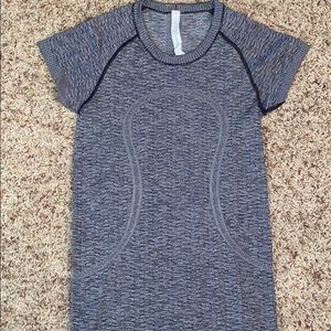 Lululemon swiftly top